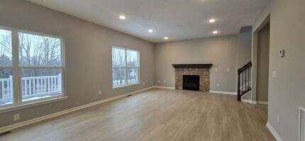 3375 Buckeye Trl in Uniontown, OH - Building Photo - Building Photo