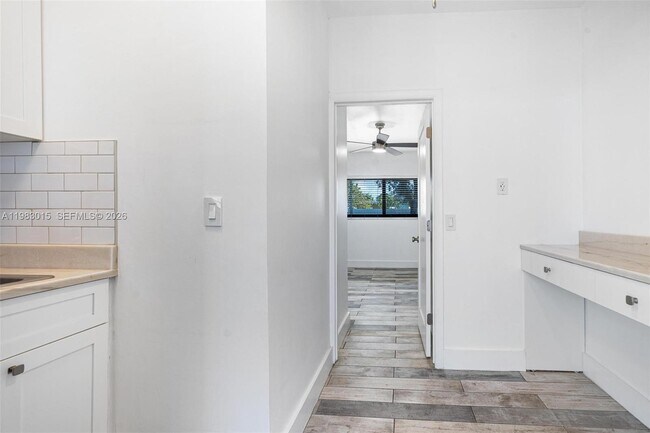 180 SW 63rd Ave in Miami, FL - Building Photo - Building Photo