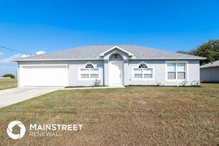 527 NE 6th Pl in Cape Coral, FL - Building Photo
