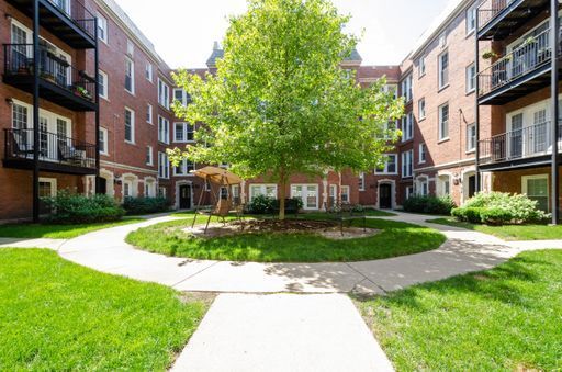 7724 N Ashland Ave in Chicago, IL - Building Photo