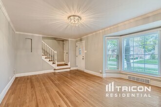 2326 Kensington Ave in Westchester, IL - Building Photo - Building Photo