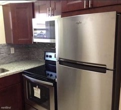 9357 Fontainebleau Blvd-Unit -# D124 in Miami, FL - Foto de edificio - Building Photo