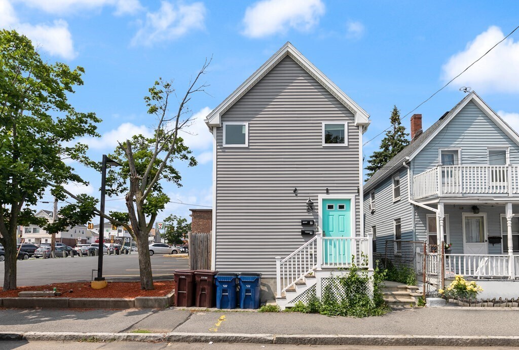 25 Beachland Ave in Revere, MA - Building Photo