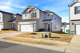 125 Wilbur Lake Dr in Fuquay Varina, NC - Building Photo - Building Photo