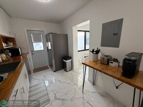 1418 NE 26th Ave in Fort Lauderdale, FL - Foto de edificio - Building Photo