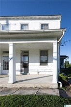 4299 Lanark Rd in Center Valley, PA - Foto de edificio - Building Photo