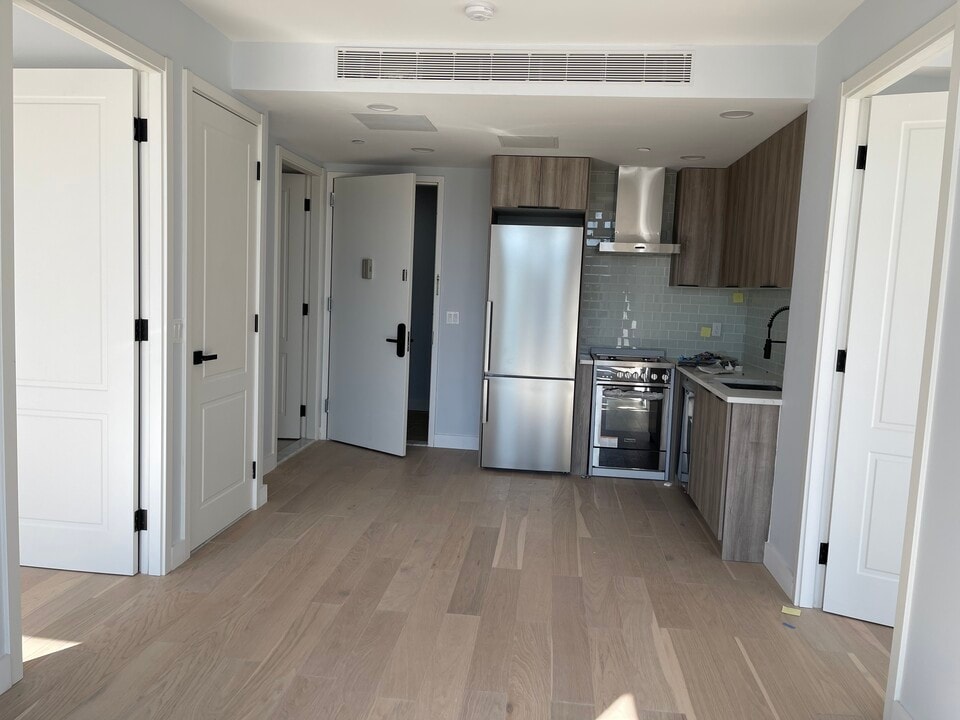 14617 Northern Blvd, Unit 2A in Flushing, NY - Building Photo