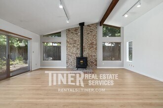 4935 Kurz Cir in Carmichael, CA - Building Photo - Building Photo