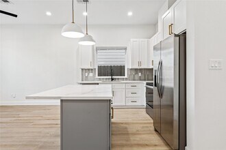 8324 Corinth St in Houston, TX - Building Photo - Building Photo