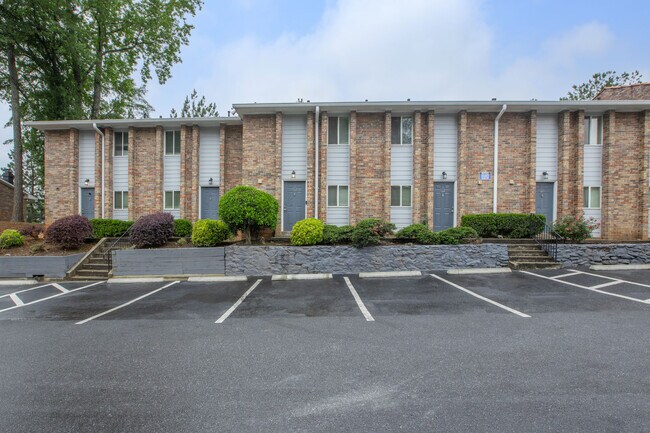 Castleton Apartments in Atlanta, GA - Foto de edificio - Building Photo