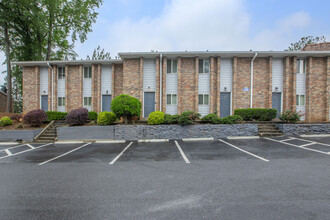 Castleton Apartments in Atlanta, GA - Building Photo - Building Photo