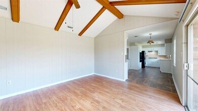 302 Laurel St in Bryan, TX - Foto de edificio - Building Photo