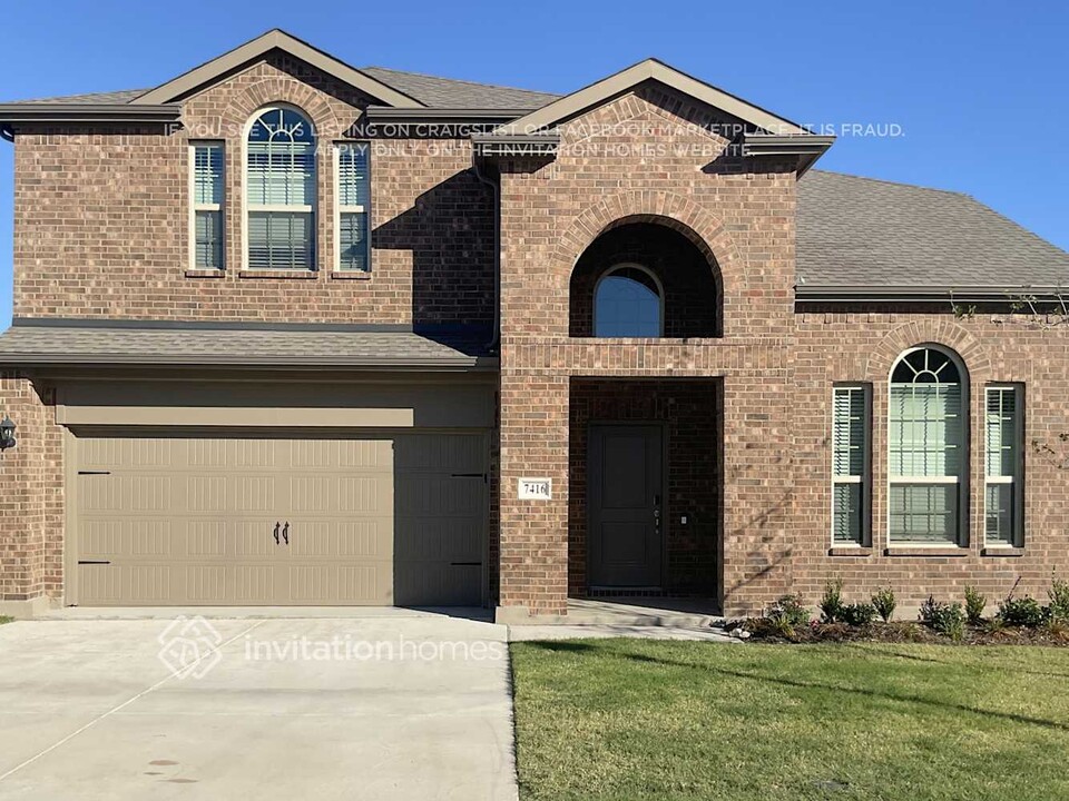 7416 Mayplace Dr in McKinney, TX - Foto de edificio