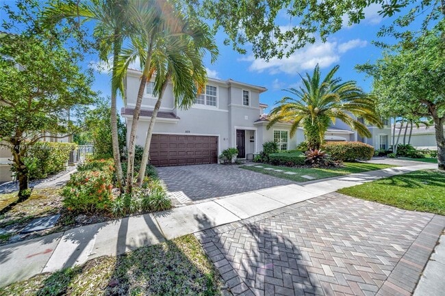 4424 E Whitewater Ave in Weston, FL - Building Photo - Building Photo