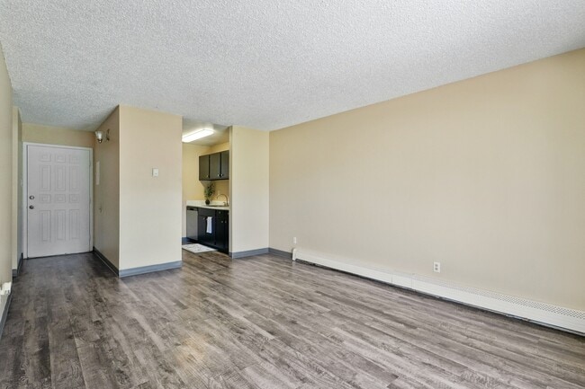 Broadmoor Springs in Colorado Springs, CO - Building Photo - Building Photo