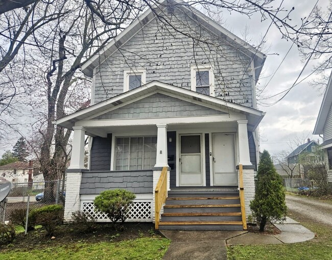 1163 Carey Ave, Unit 1-2