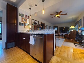 528 19th Ave NE in Minneapolis, MN - Foto de edificio - Building Photo