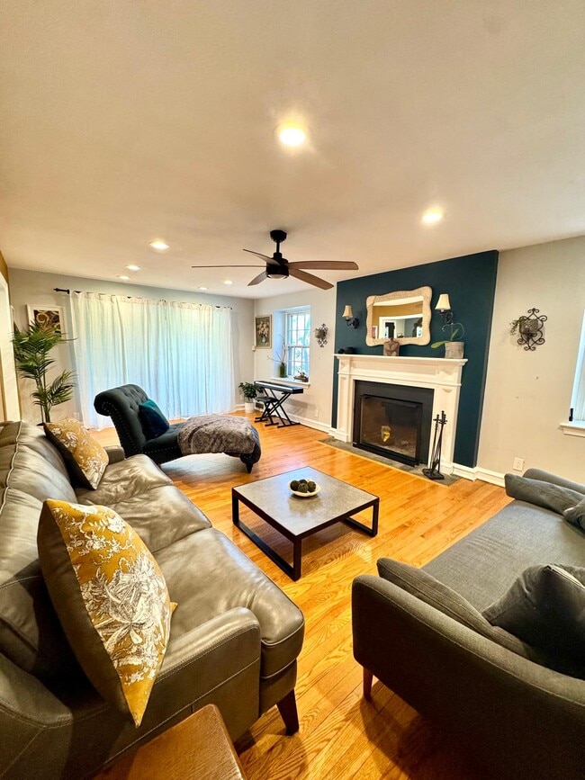 611 Harvard Rd in Bala Cynwyd, PA - Foto de edificio - Building Photo