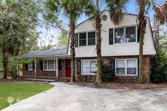 300 Chucker Dr in Summerville, SC - Building Photo - Building Photo