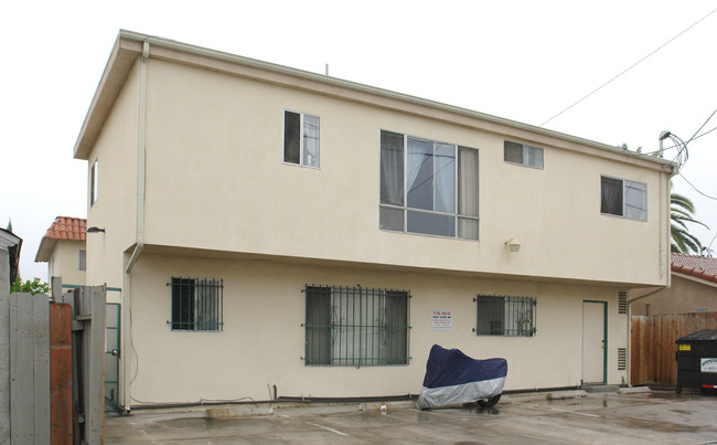 4153 Wilson Ave in San Diego, CA - Foto de edificio - Building Photo