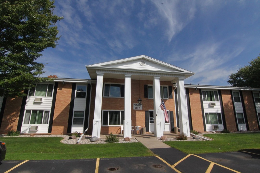 Hilltop in Marshfield, WI - Foto de edificio