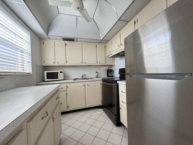 9 Hastings A in West Palm Beach, FL - Building Photo - Building Photo