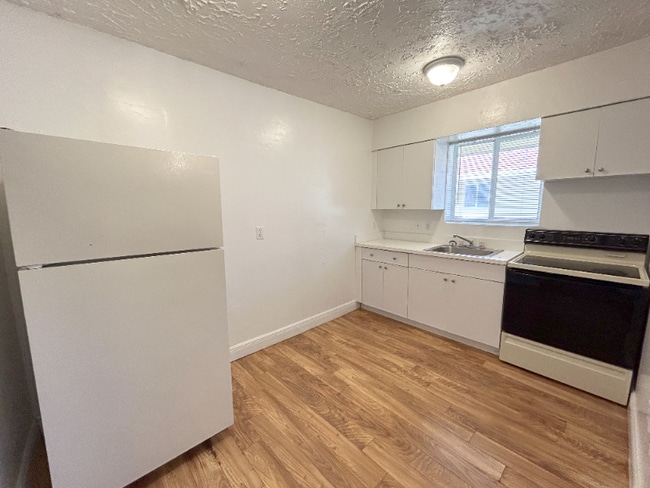 641 NE 86th St in Miami, FL - Foto de edificio - Building Photo