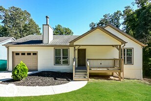 402 Hawthorne Cir in Stockbridge, GA - Building Photo