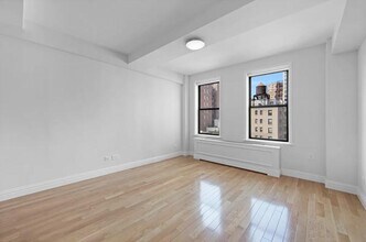 210 W 70th St in New York, NY - Building Photo - Building Photo