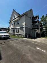 40 Hansen Ave in Bridgeport, CT - Building Photo - Building Photo