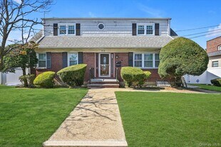 9526 243rd St in Bellerose, NY - Building Photo