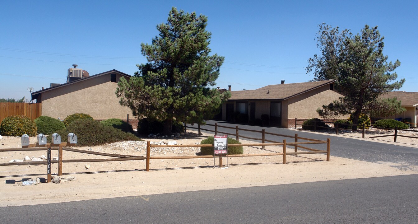 21000 Laguna Rd in Apple Valley, CA - Building Photo