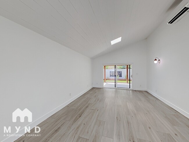 13942 Mango Dr in Del Mar, CA - Building Photo - Building Photo