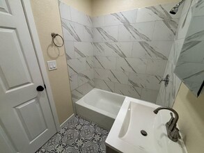 5306 Cimarron St in Los Angeles, CA - Building Photo - Building Photo