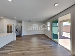 5836 Fly Fisher St in Las Vegas, NV - Building Photo - Building Photo