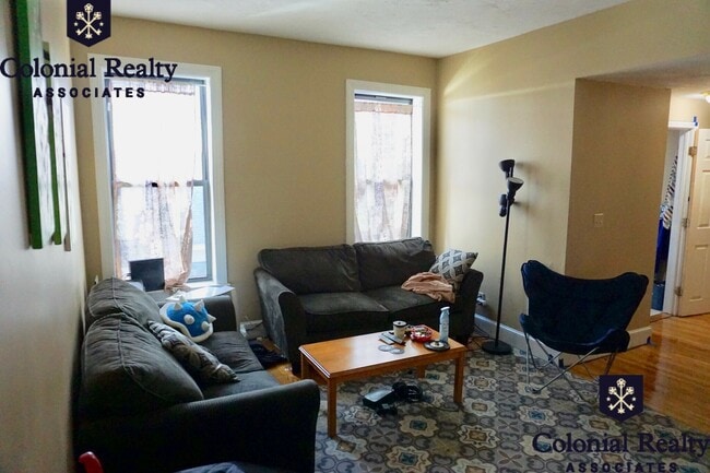 17 Highgate St in Boston, MA - Foto de edificio - Building Photo