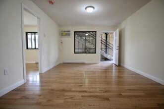 12 Arizona Terrace in Arlington, MA - Building Photo - Building Photo