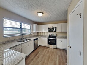 158 Steiger Ct in Pickerington, OH - Foto de edificio - Building Photo