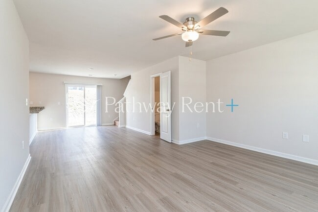 8026 Moose Crk Dr in Charlotte, NC - Building Photo - Building Photo