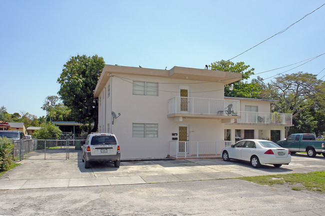 3099 NW 16th St in Miami, FL - Building Photo - Building Photo