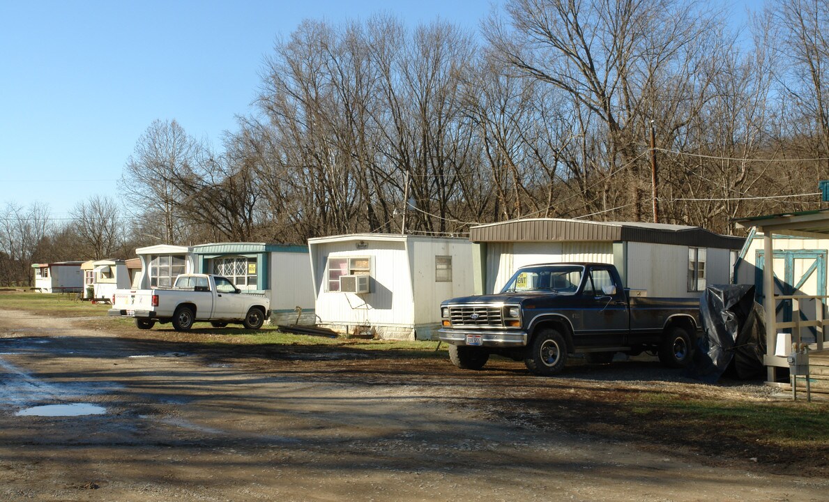 227 10th St in Huntington, WV - Building Photo