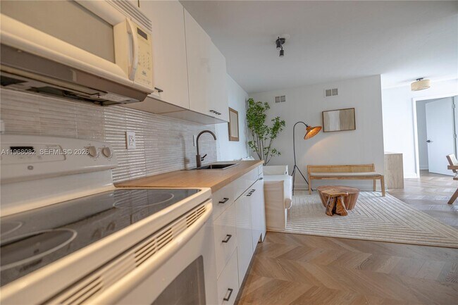 property at 1255 Collins Ave