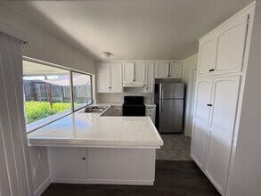 10047 Three Oaks Wy in Santee, CA - Building Photo - Building Photo