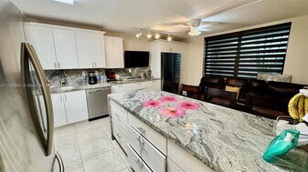 20381 NE 30th Ave in Miami, FL - Building Photo