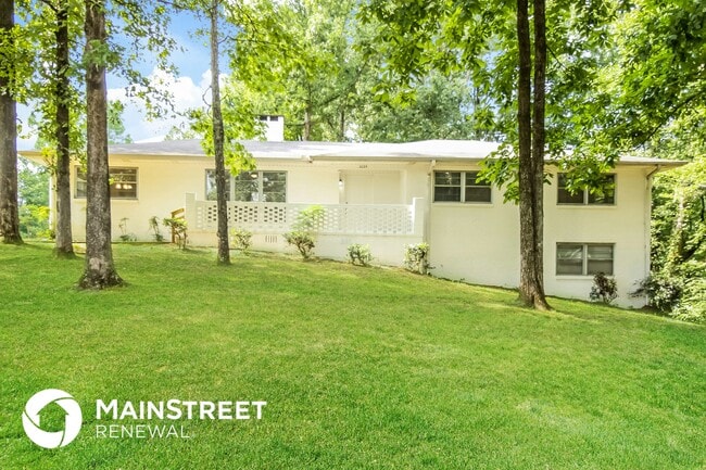 property at 2025 Rockwood Ln