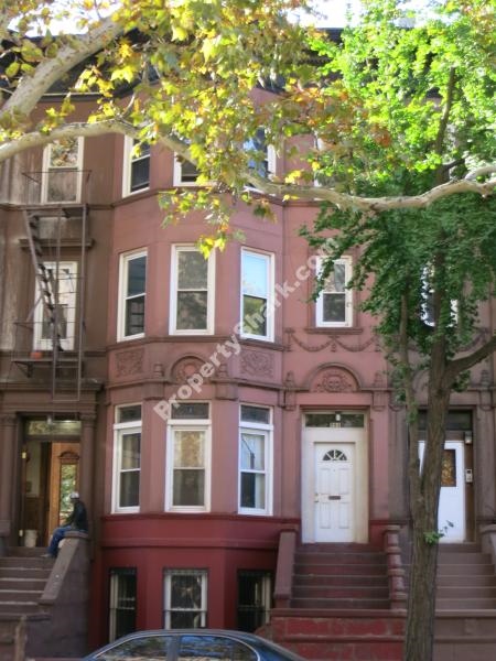 984 Park Pl in Brooklyn, NY - Foto de edificio