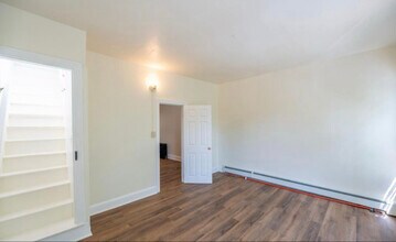 151 Chestnut St, Unit 2 in Pottstown, PA - Building Photo - Building Photo