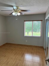3975 W 9th Ct in Hialeah, FL - Foto de edificio - Building Photo