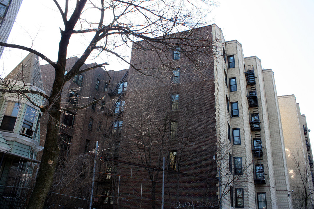 Parkview Terrace in Bronx, NY - Building Photo