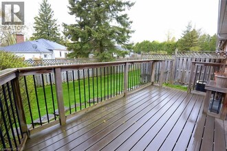 210 Fiddlers Green Rd in Ancaster, ON - Building Photo - Building Photo